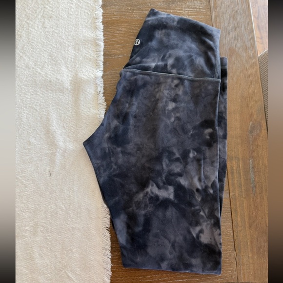Lululemon Align - Picture 1 of 1